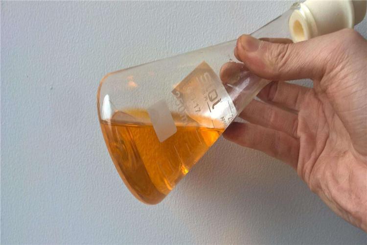 使用液壓支架防凍液要注意質量，如果防凍液質量欠佳甚至是偽劣品，就起不到防凍液的作用了