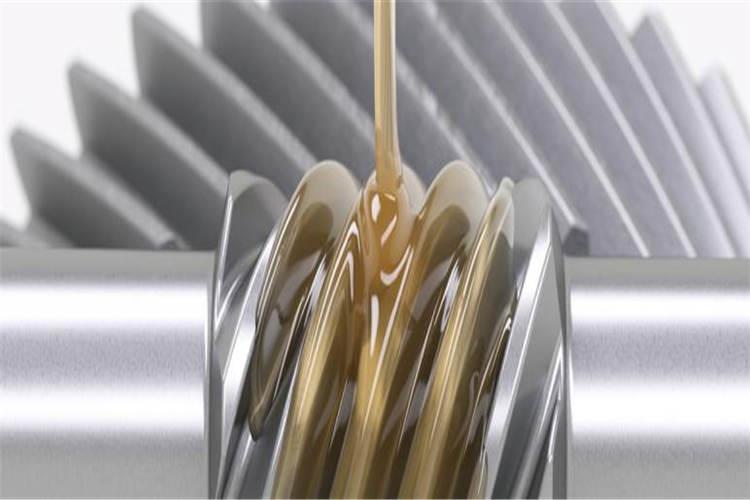 在使用中，嚴禁向工業齒輪油中加入柴油等進行稀釋